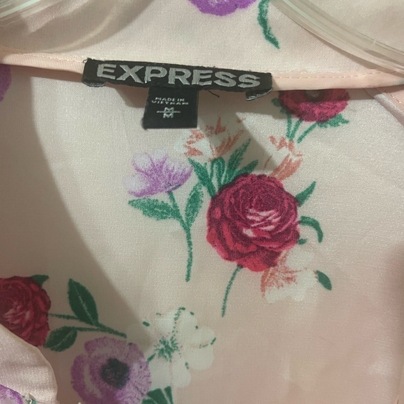 Express Women's Pink Blouse - Picture 3 of 7
